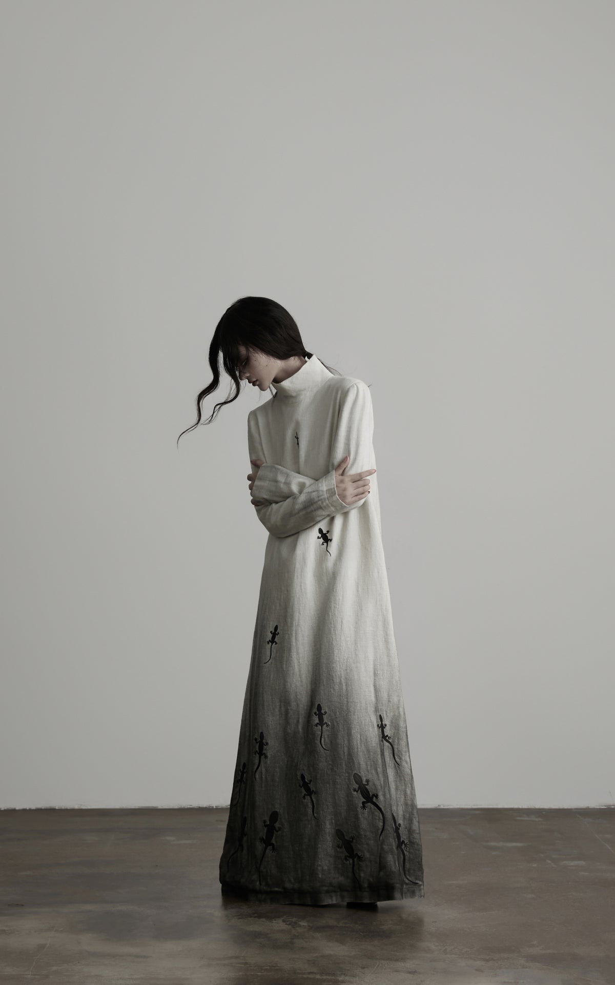 <tc>DOINDULGE</tc> Robe longue ombrée à col montant brodée