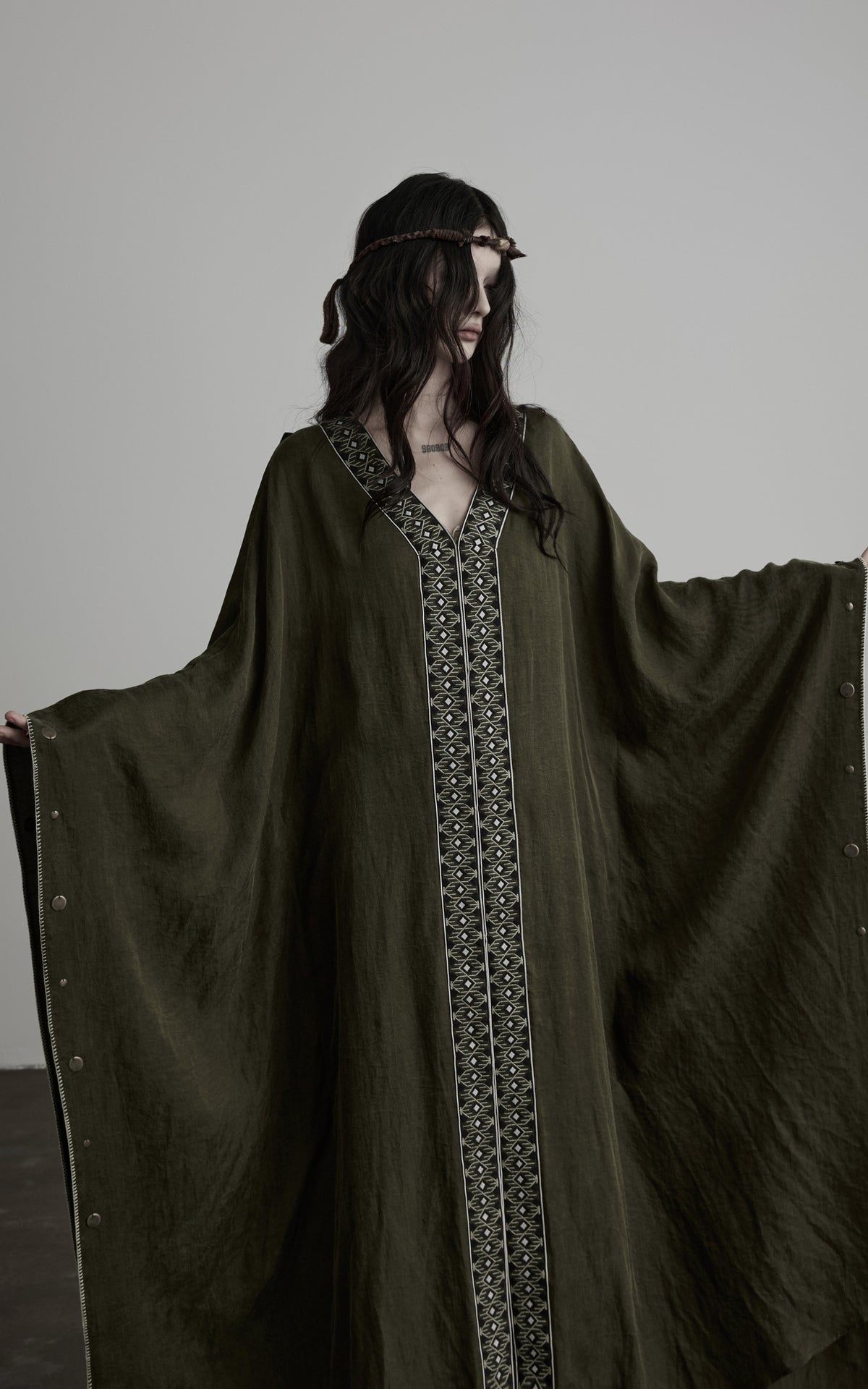 <tc>DOINDULGE</tc> Abnehmbare Kapuze Bestickter Oversize-Cape-Mantel