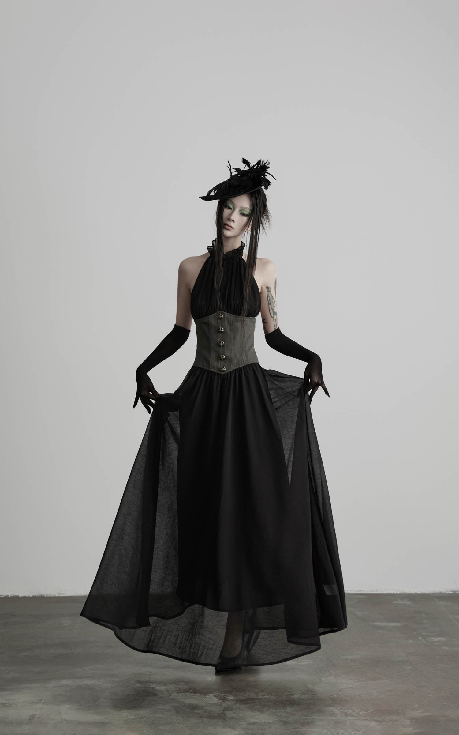 Video laden: <tc>DOINDULGE</tc> Gerafftes Neckholder-Korsett-Maxikleid