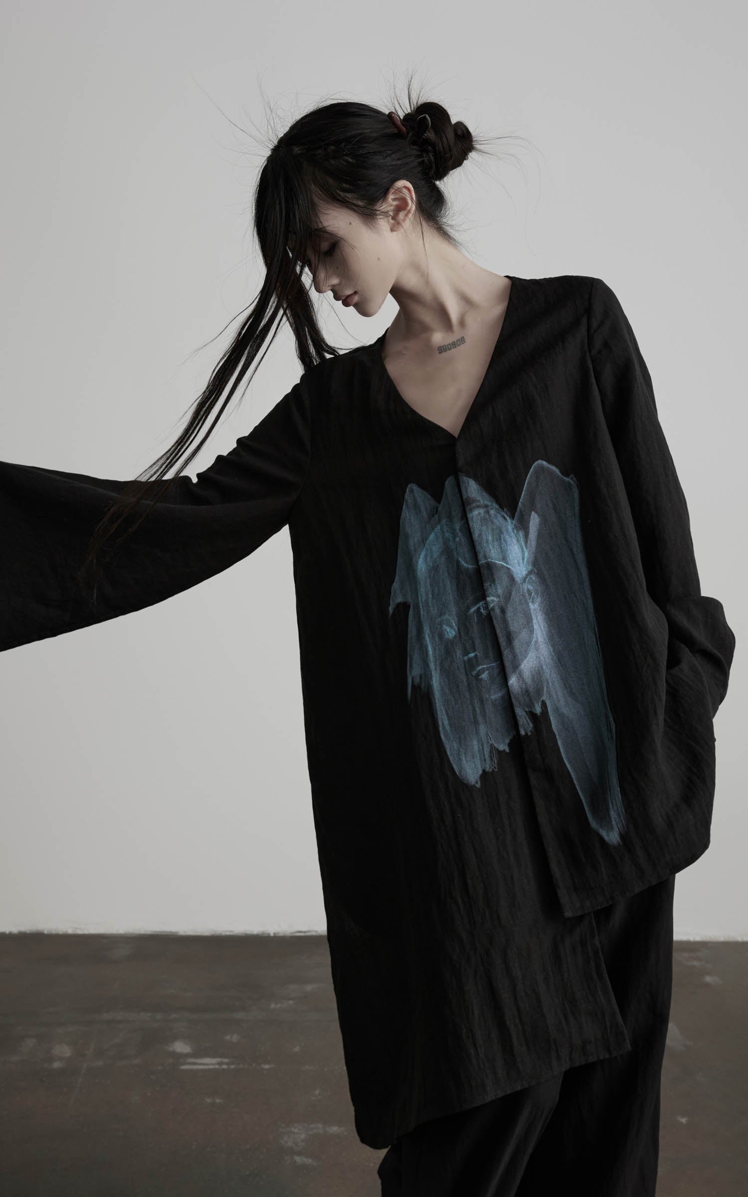 Load video: DOINDULGE Asymmetric V-Neck Printed Shirt