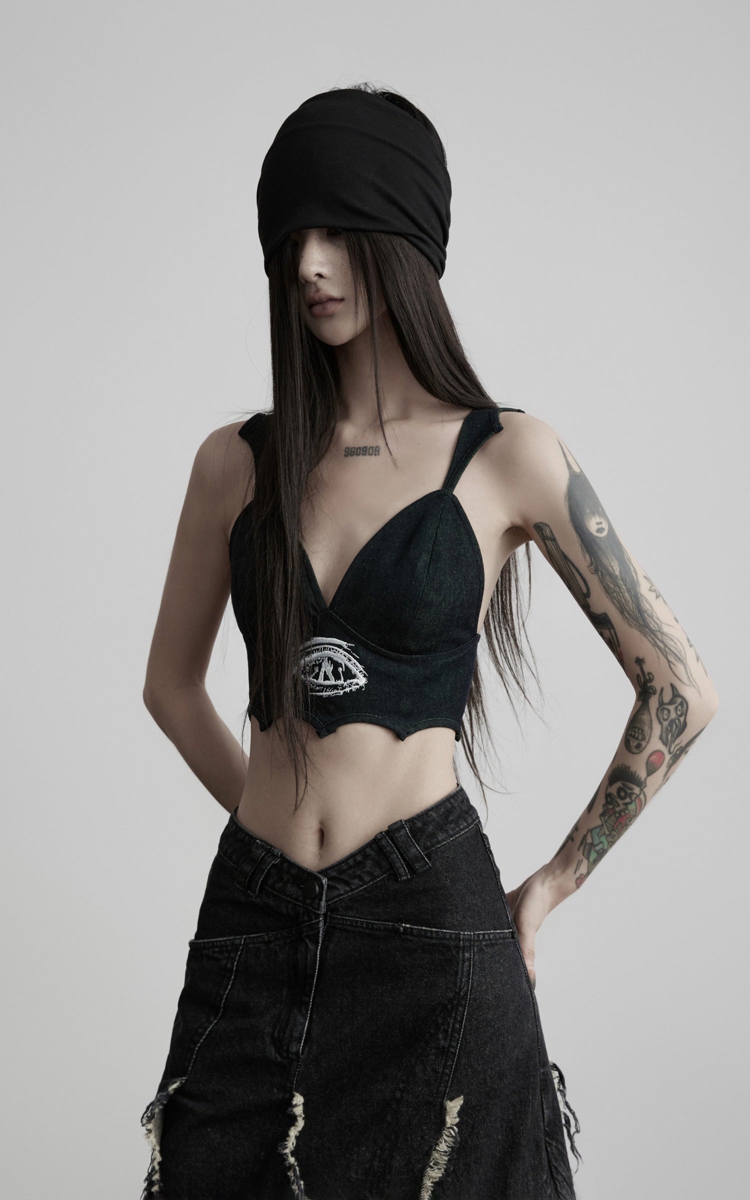 Load video: DOINDULGE Embroidered Sweetheart Corset Cami Top