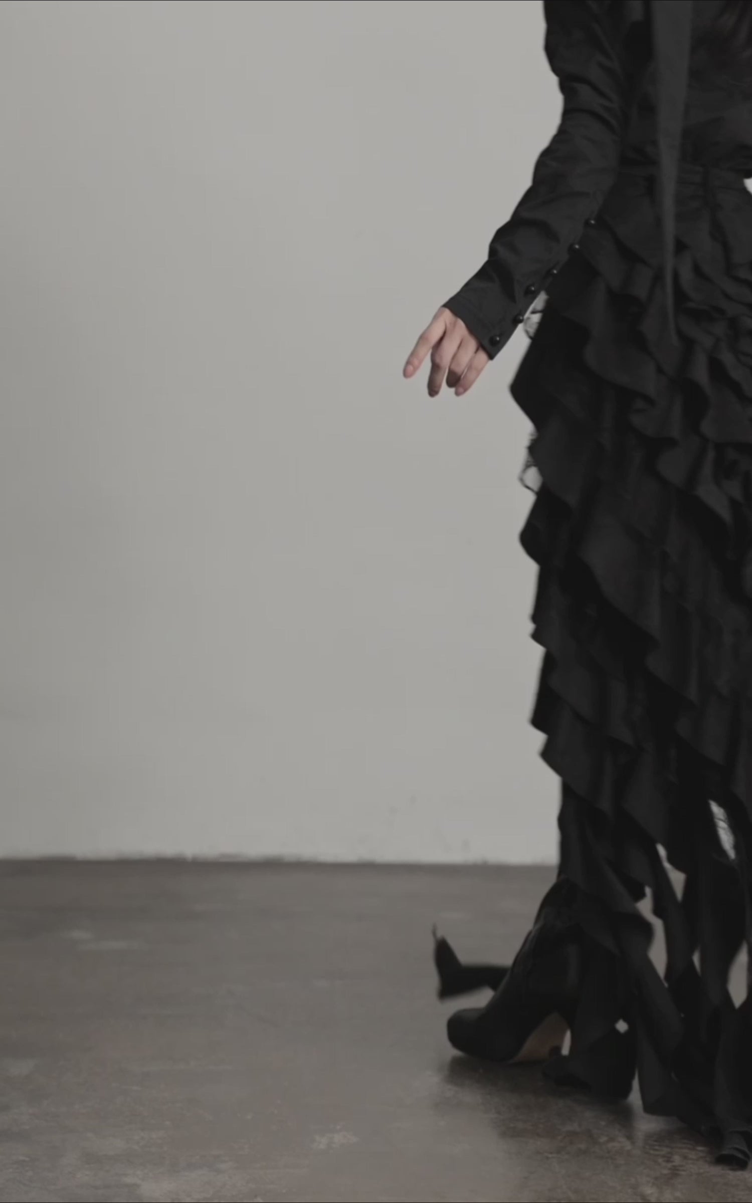 Load video: DOINDULGE Layered Ruffle Gothic Asymmetric Long Skirt